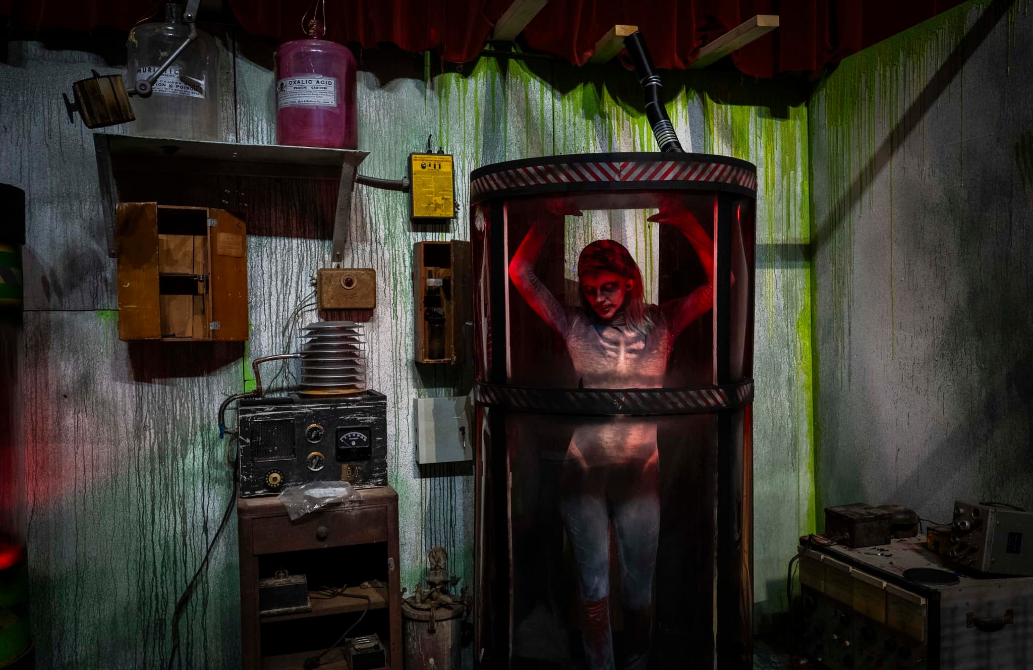 2023 - Haunted Theatre - Caged Creeper
